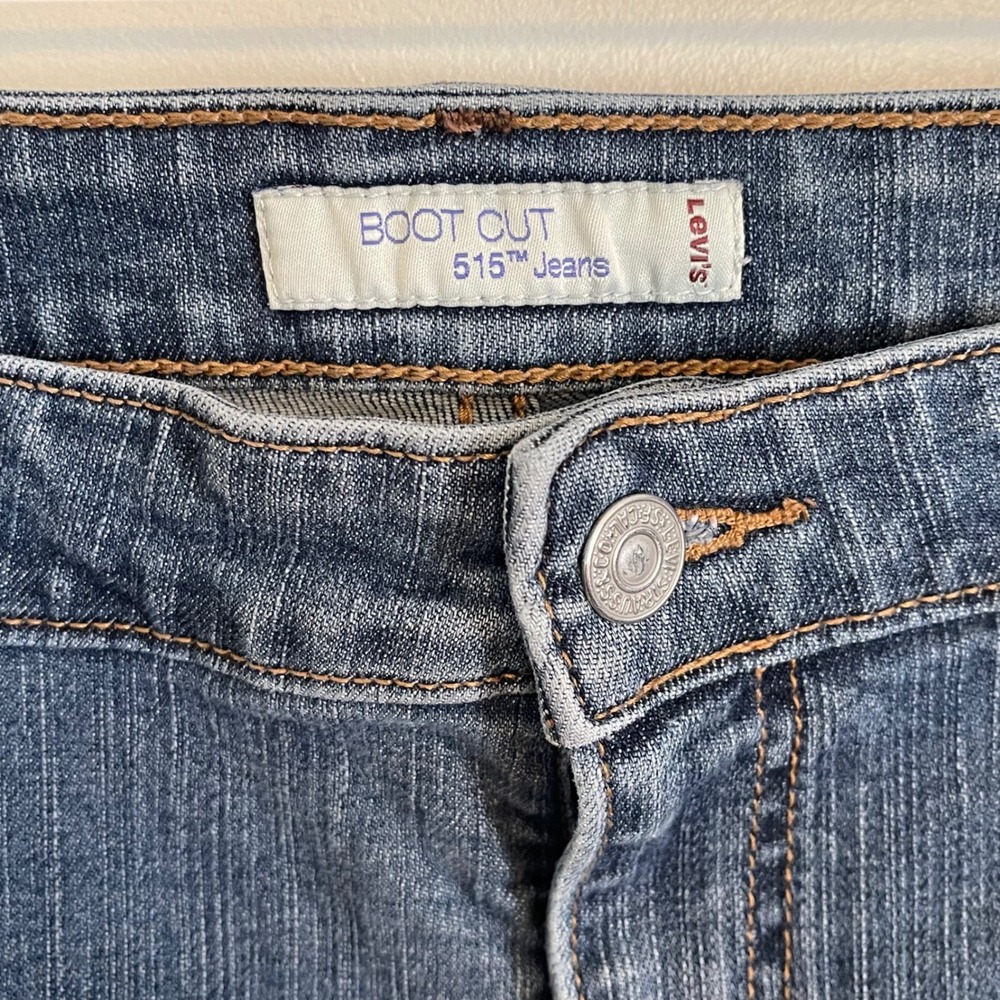 Levi's 515 Boot Cut Jeans Womens 16P Medium Denim Blue Comfort Stretch Casual - Picture 2 of 6